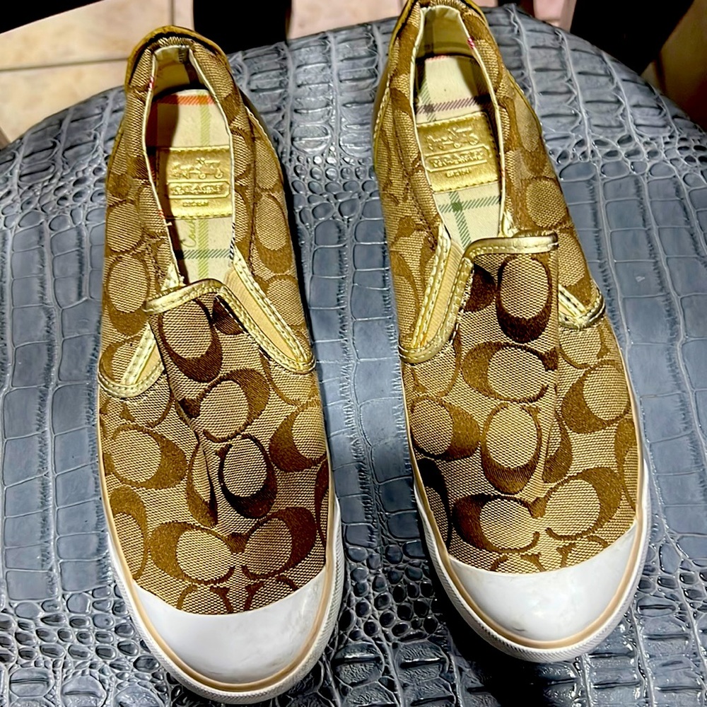 Coach slip on sneakers can gently used.